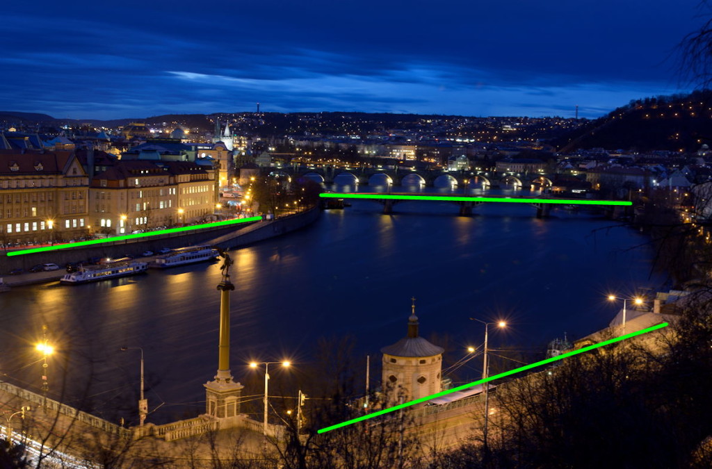Na zakřivení některých rovných linií a nevodorovném horizontu vidíte, že bude potřeba přistoupit k další (tentokrát ruční), opravě geometrického zkreslení.jpg