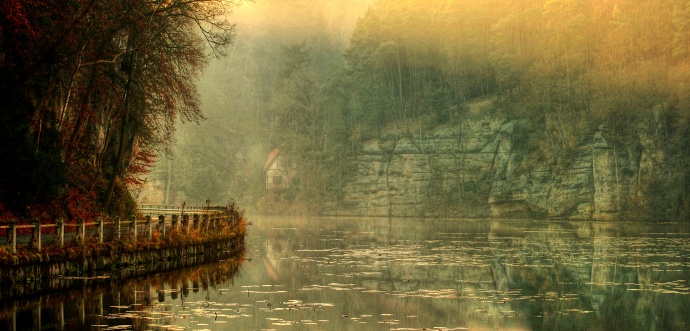 Fotka nebo obrázek? Mlha nemusí být jen nepřítelem, ale naopak mocnou zbraní fotografa. Foto: Irena Brožová - fotografie