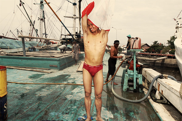 Z cyklu Sailors in Sunda Kelapa port