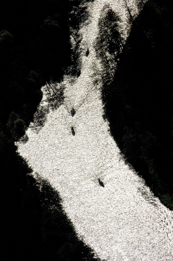 Pohled z nebes 2. Nikon D300s, AF-S Nikkor 18–200 mm F3,5–5,6 G DX ED VR II, 1/3200 s, F16,ISO 640, ohnisko 200 mm.