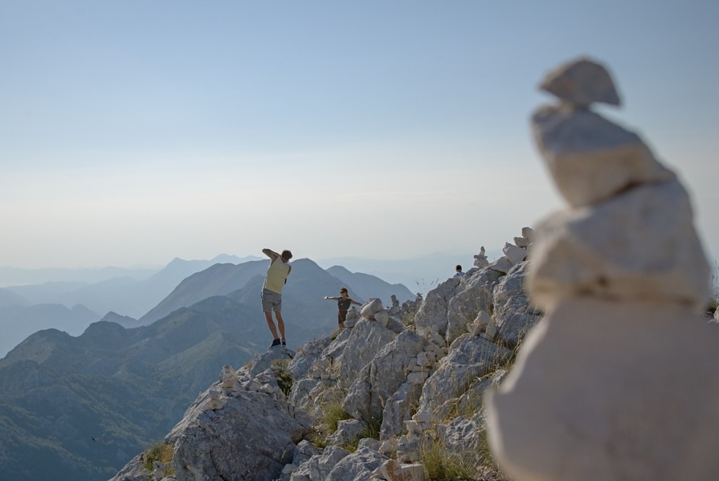 Kdo by to byl řekl, že umí být chorvatské hory tak impozantní. (Sv. Jure, nejvyšší hora pohoří Biokovo) Nikon D60, Nikkor 35/1.8, 1/400 s, f/10, ISO 100, ohnisko 35 mm (EQ 52 mm)