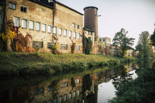 Jak fotit architekturu: industriální stavby.