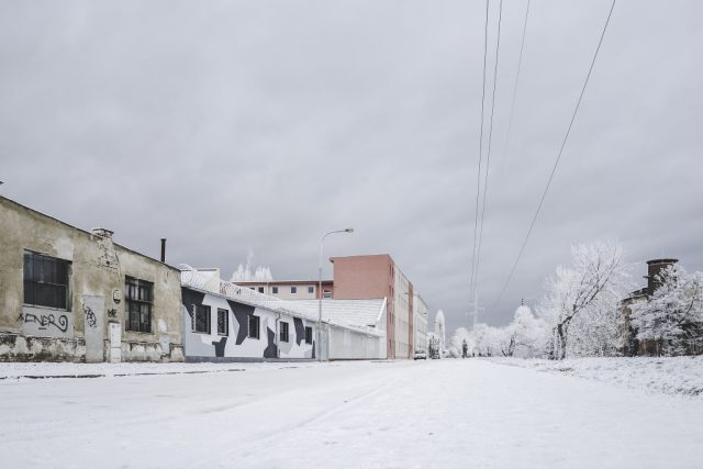 Focení města v zimě: industriální nábřeží.