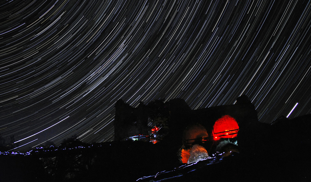 Ovládněte focení pohybu hvězd. 5 tipů, jak fotit star trails