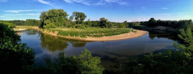 Jak fotit krajinu mobilem: panorama složené v telefonu.