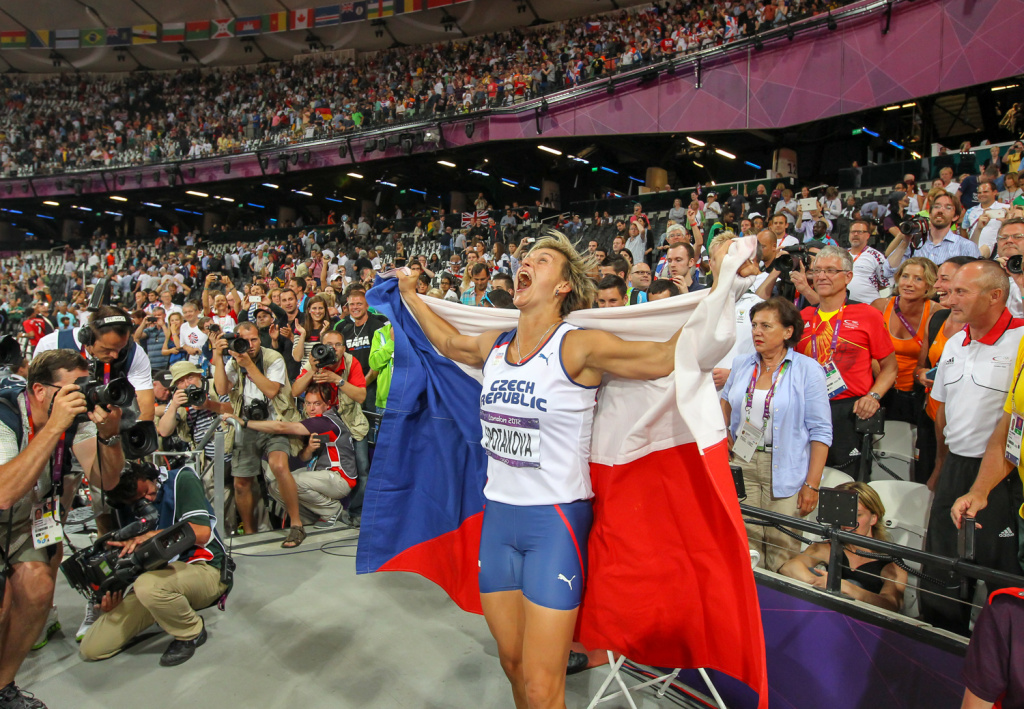 Rozhovor s Alešem Gräfem - Barbora Špotáková dává průchod emocím po vítězství v Londýně 2012