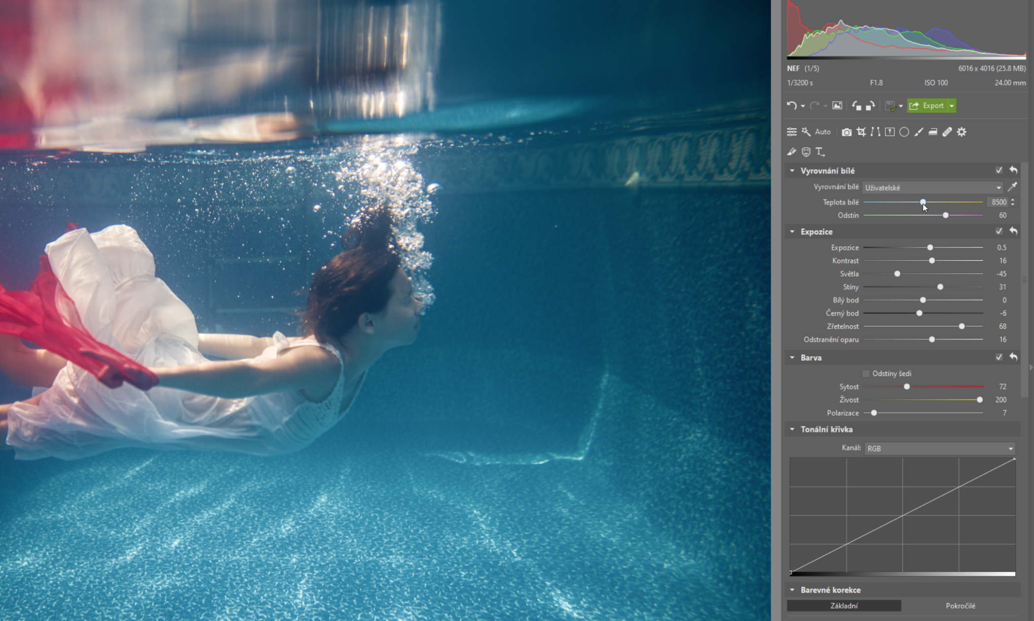 Fotografování pod vodou: jak podvodní fotky upravit, aby prokoukly