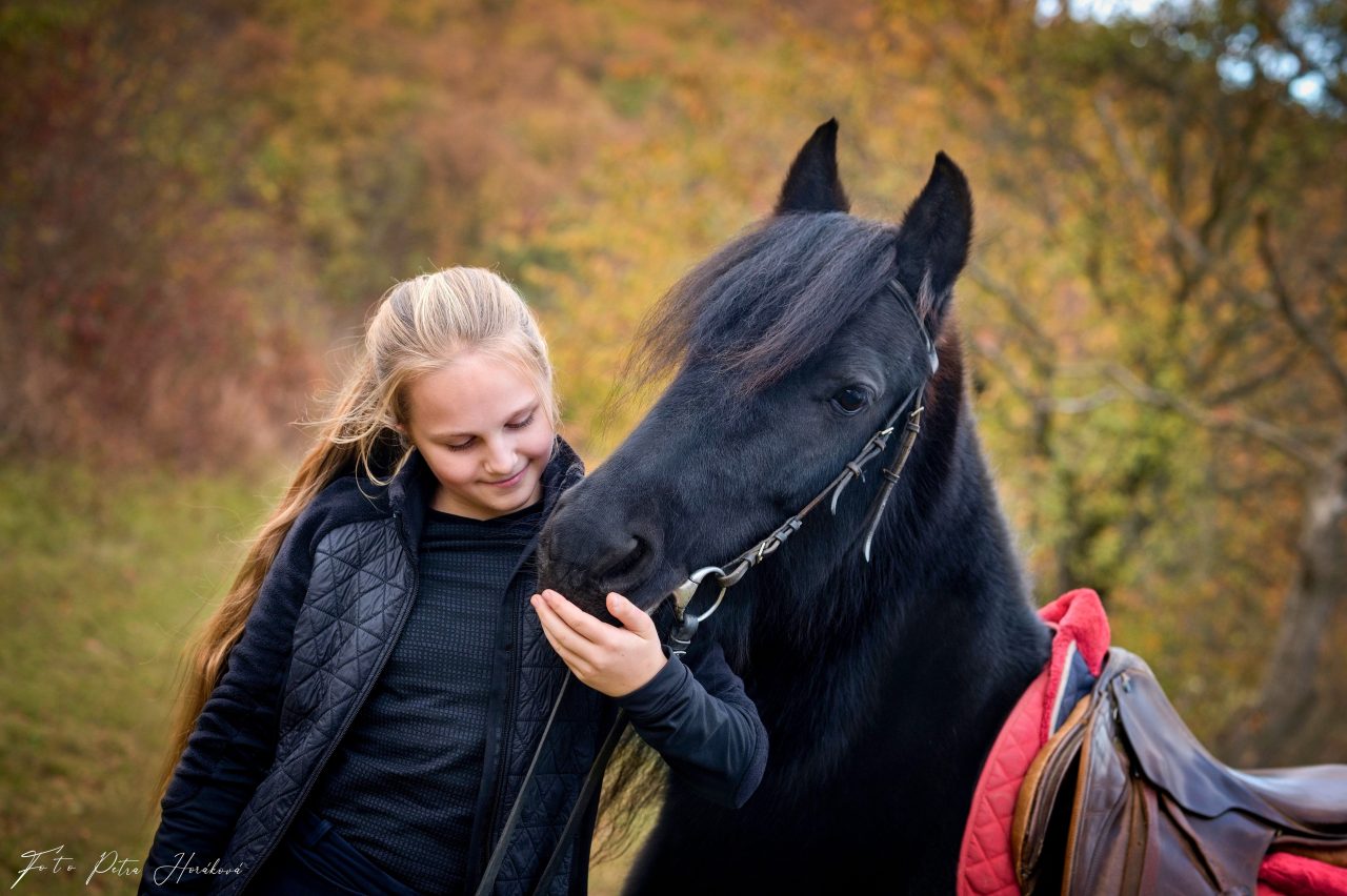 Jak najít vlastní fotografický styl, slečna s koněm, Žofka a Vendulka