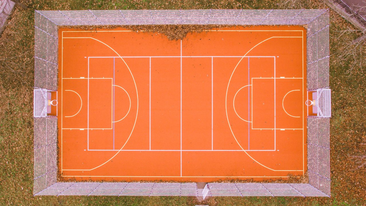 Focení dronem, basketbalové hřiště