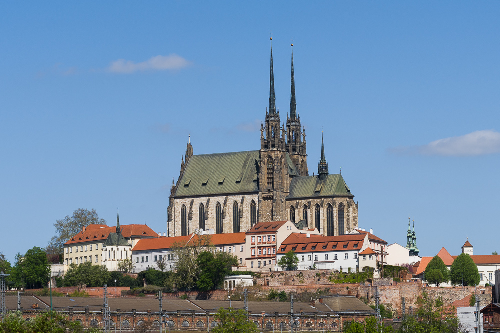Odstranění rušivých prvků z fotky oříznutím.