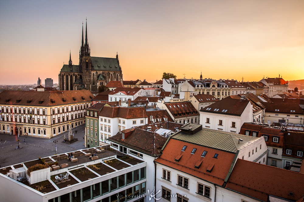 Kompozice a rámování – pohled na město bez rámu